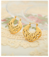 HEART EARRING WITH HOLLOW PEAK